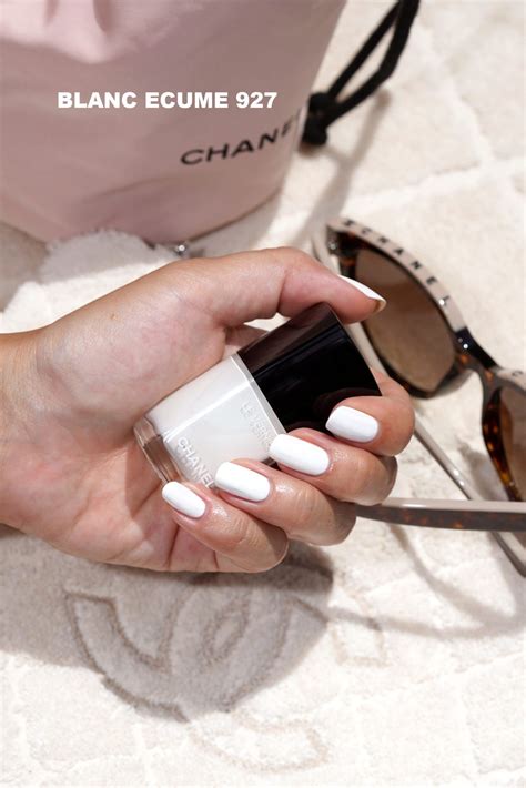 chanel vernis blanc ecume|chanel le vernis nails.